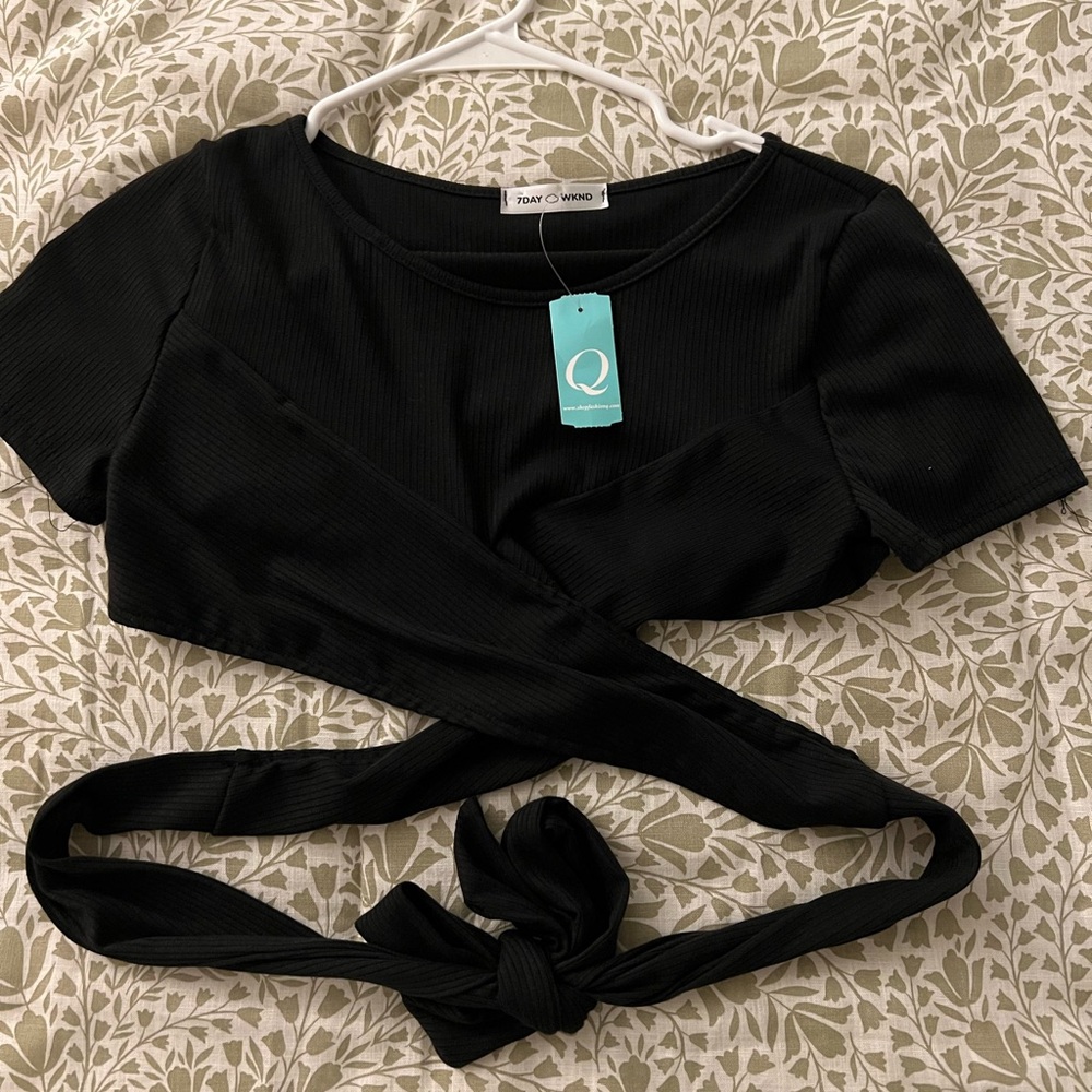 Black crop top
